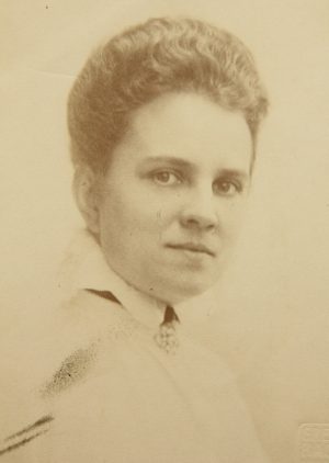 Brustporträt Sopranistin Minnie Nast