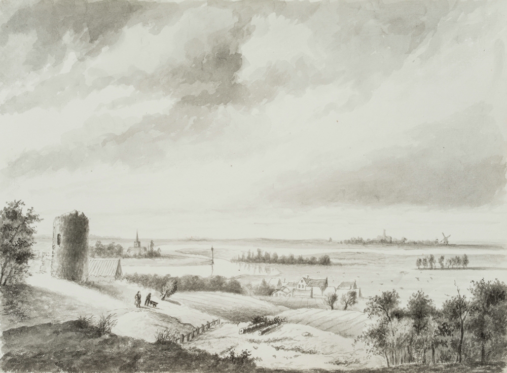 Turmruine am Fluss in weiter Ebene