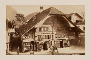 Schweiz: Holzhaus Interlaken