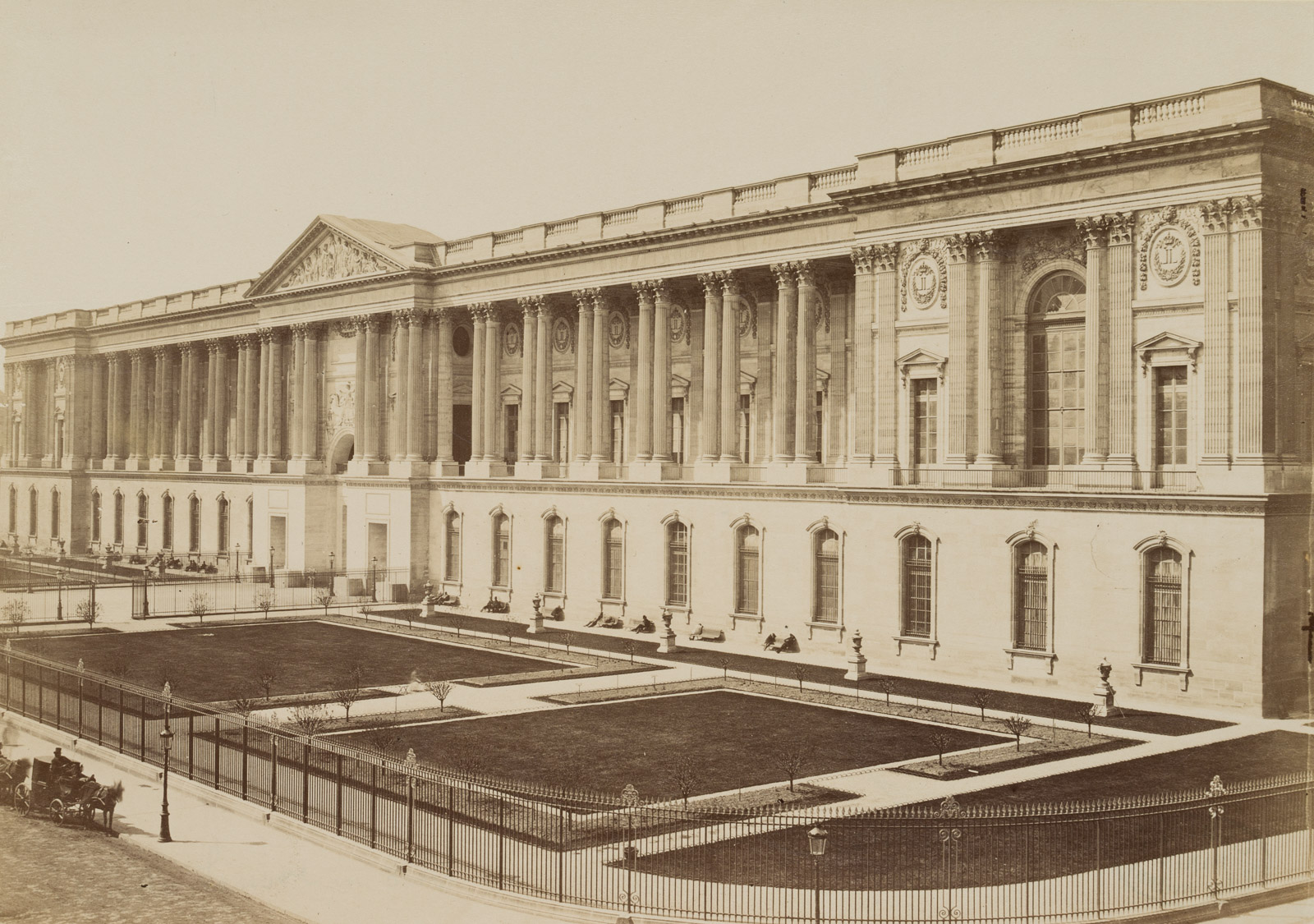 Ostfassade des Palais du Louvre