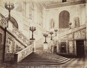 Freitreppe im Palazzo Reale, Neapel