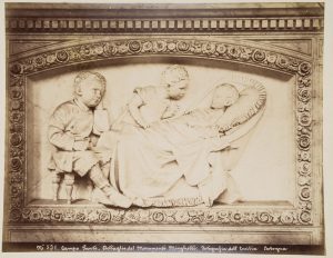 Epitaph mit Reliefskulptur