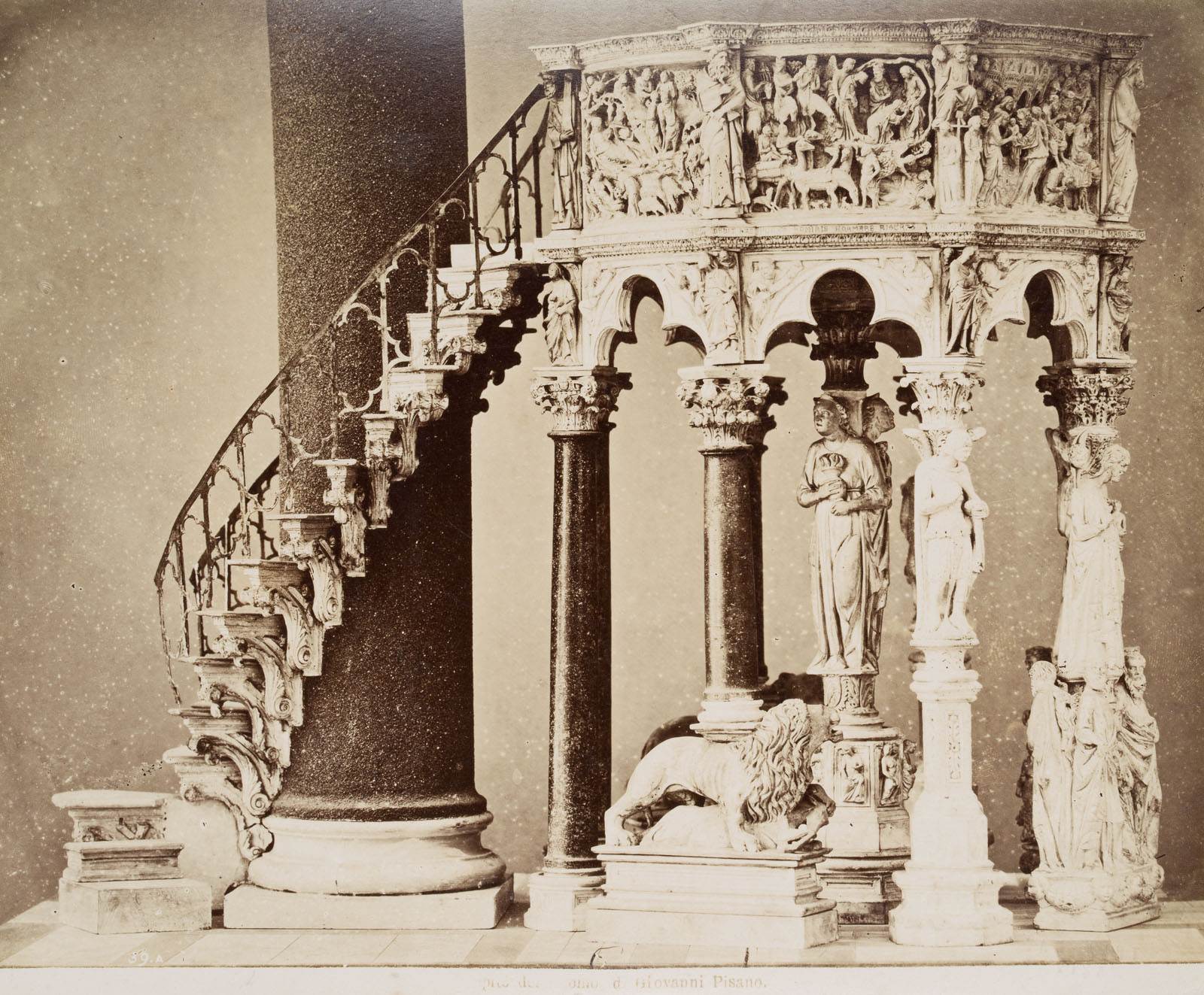 Kanzel im Baptisterium, G. Pisano, Pisa