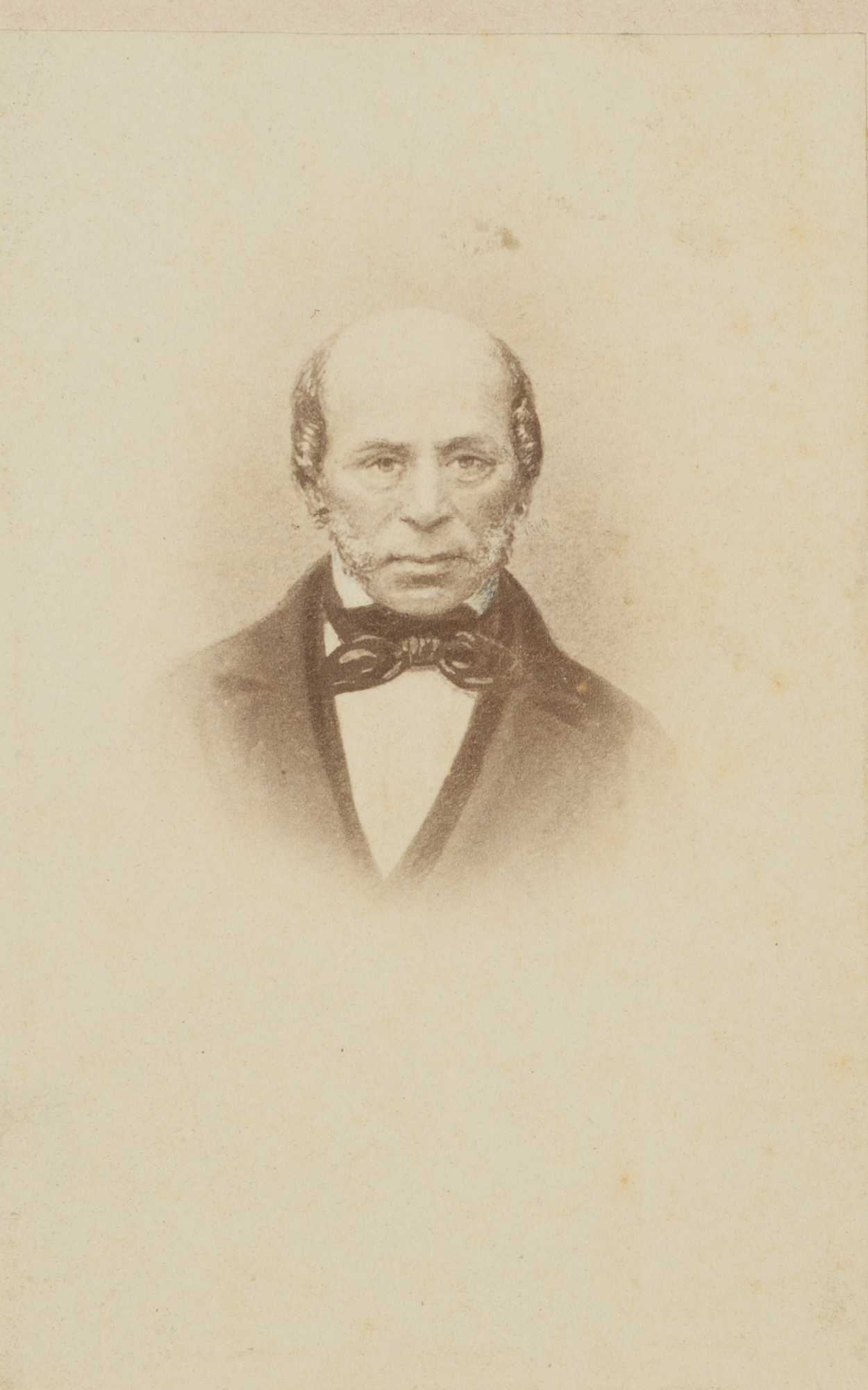 Portrait. Herr im Anzug. CdV