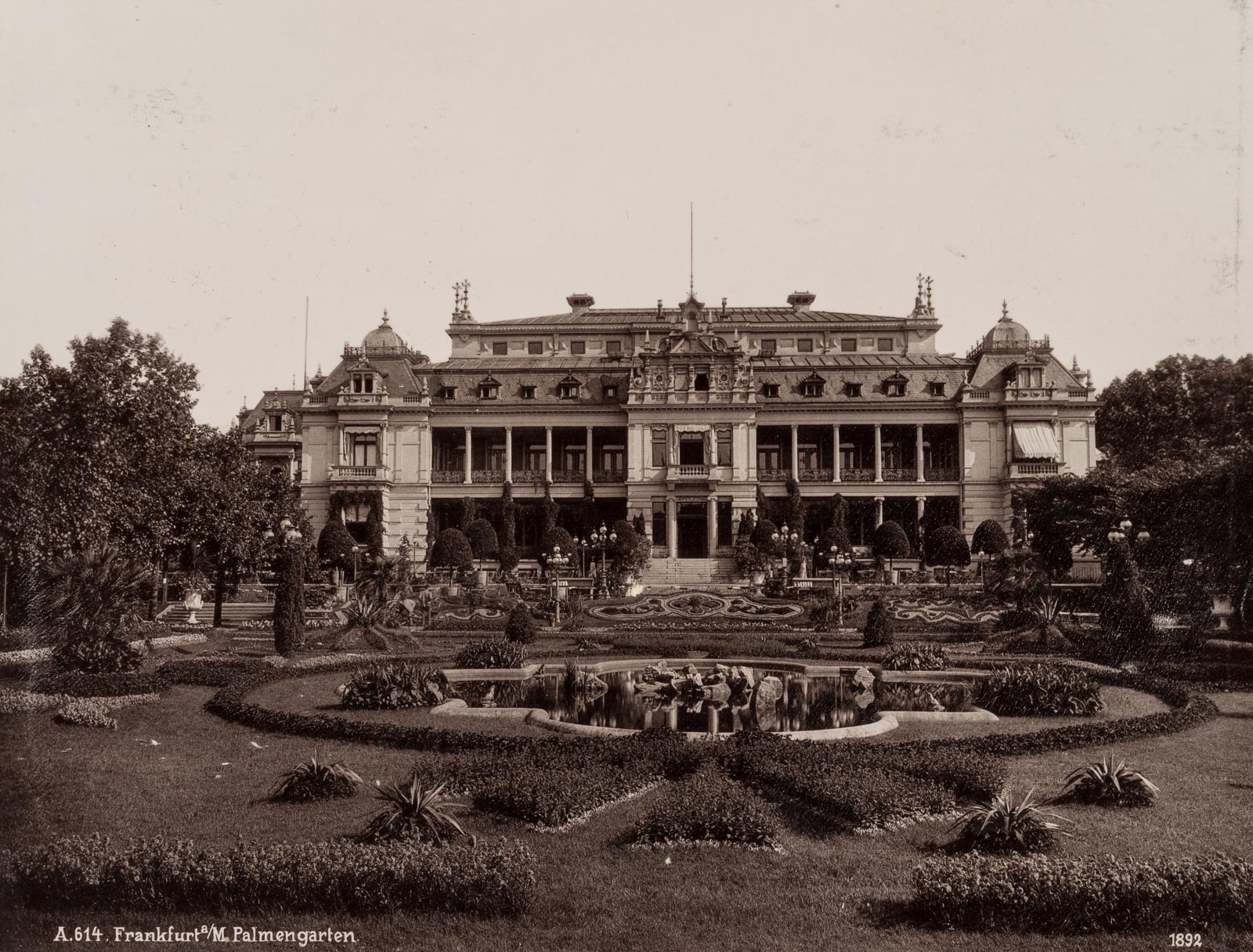 Gesellschaftshaus. Frankfurter Palmengarten