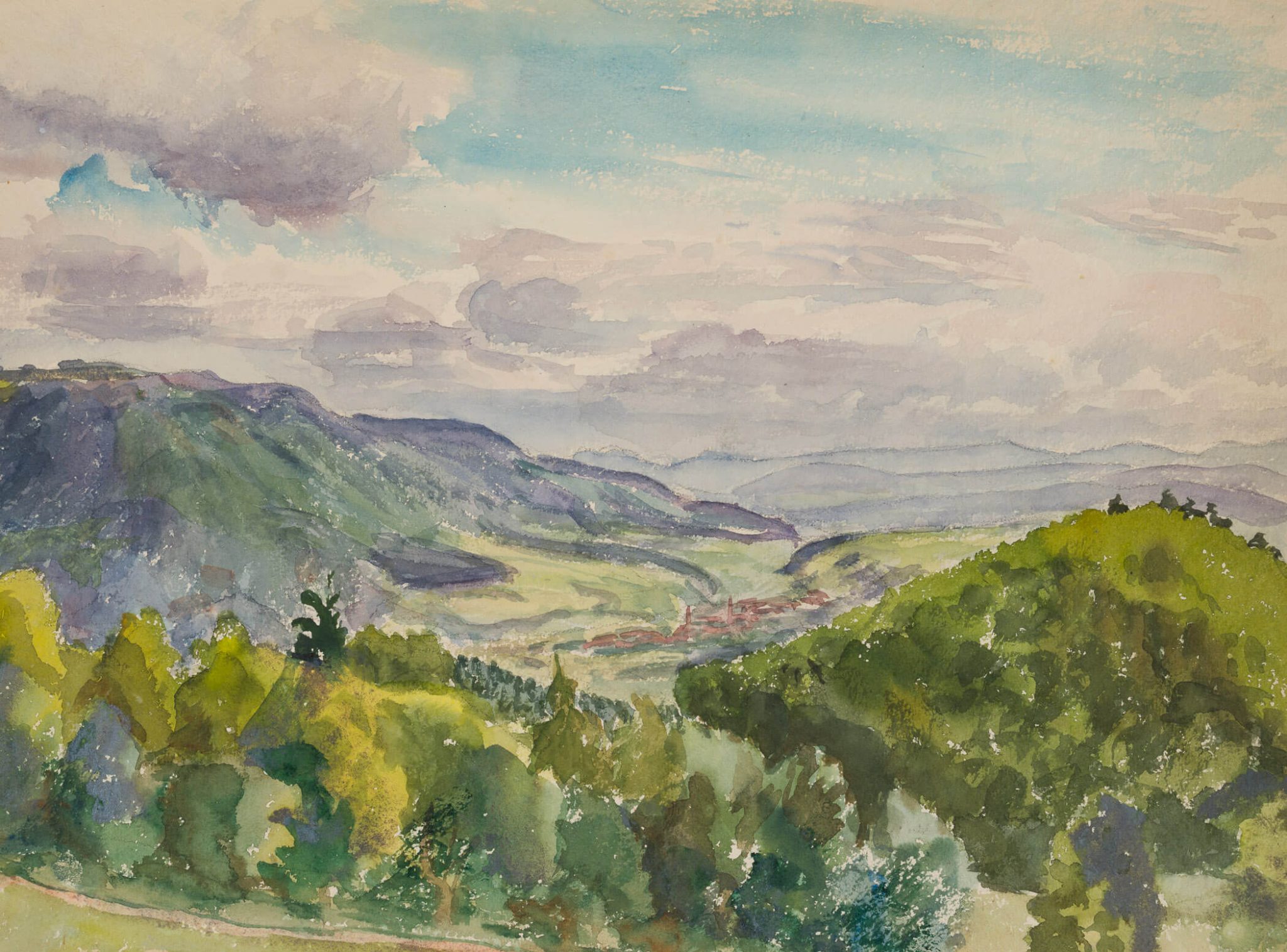 Alpen mit Dorf im Tal