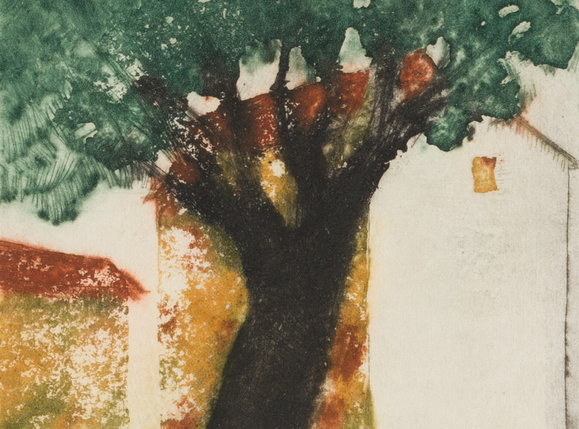 Baum vor Haus