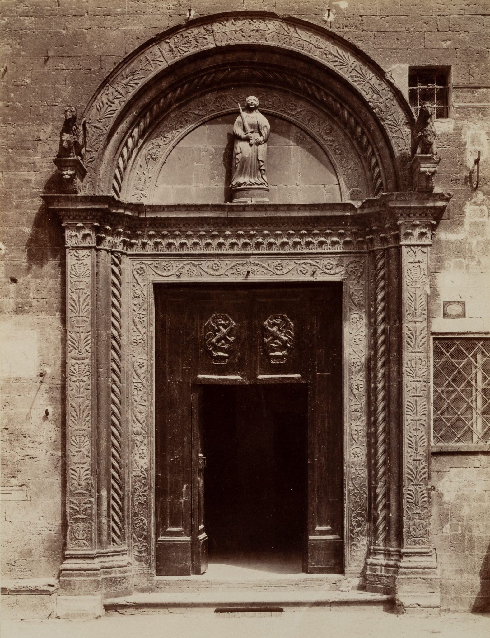 Portal Palazzo del Popolo, Perugia