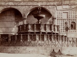 Brunnen am Dom von Perugia