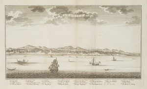 Blick vom Meer auf die Stadt Ambon