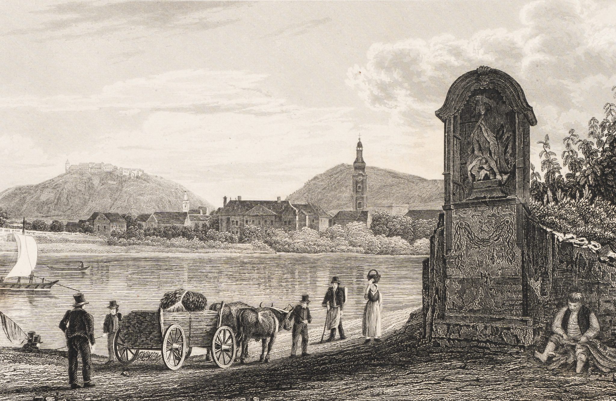 Flussufer mit Steinkreuz