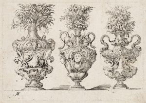 Barocke Vasen mit Ornamentik