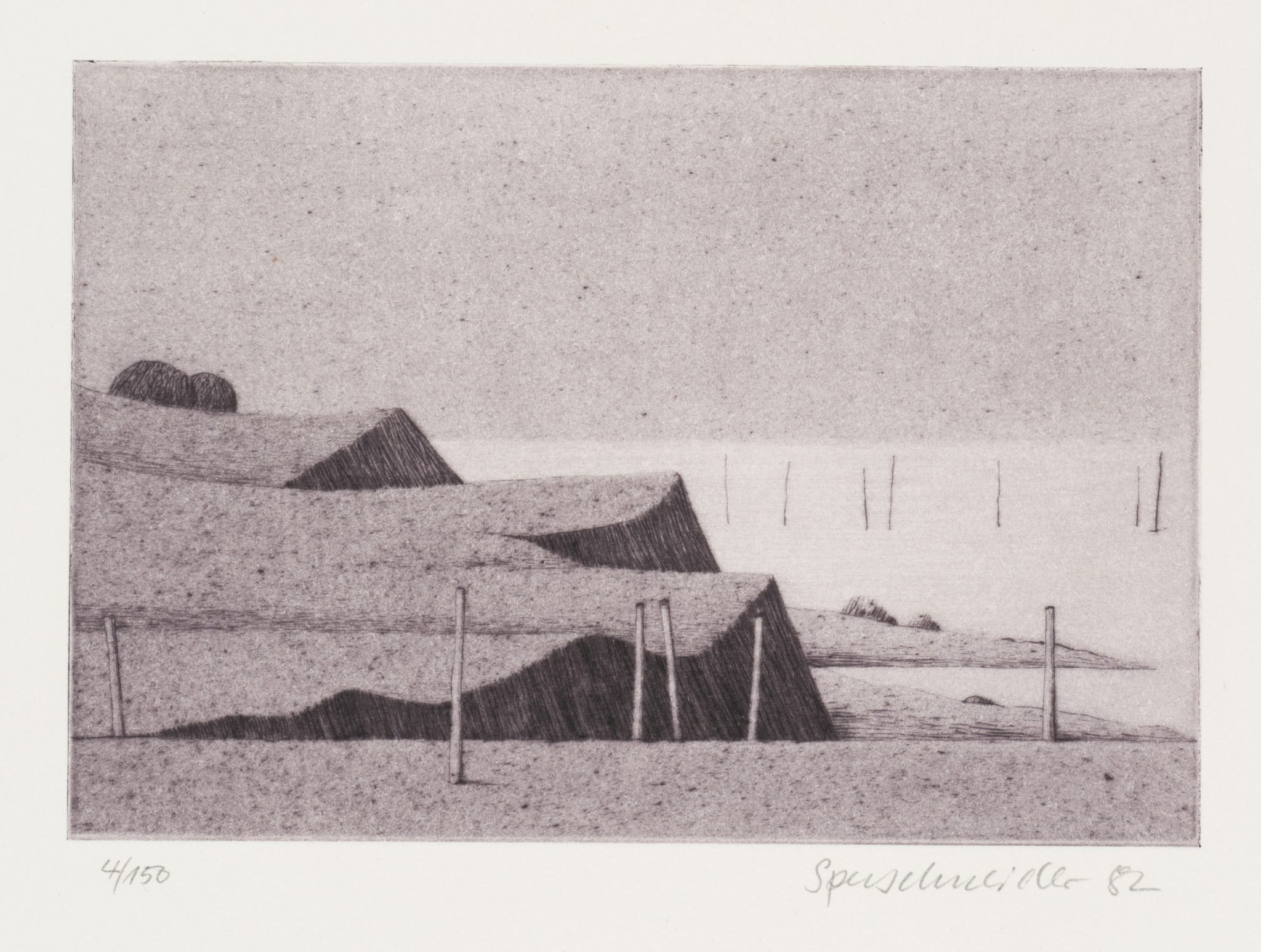 Felslandschaft mit Pfählen