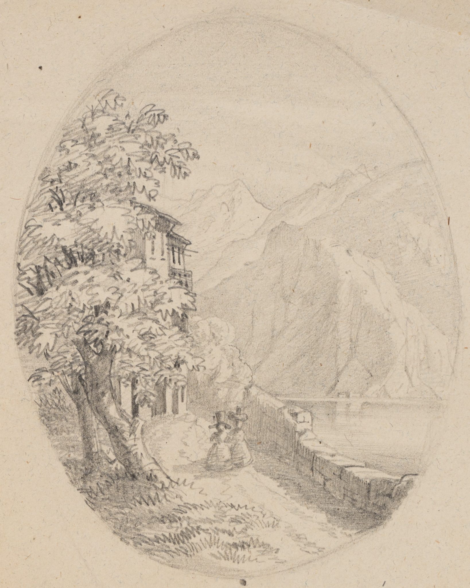Haus am See vor Gebirgskulisse