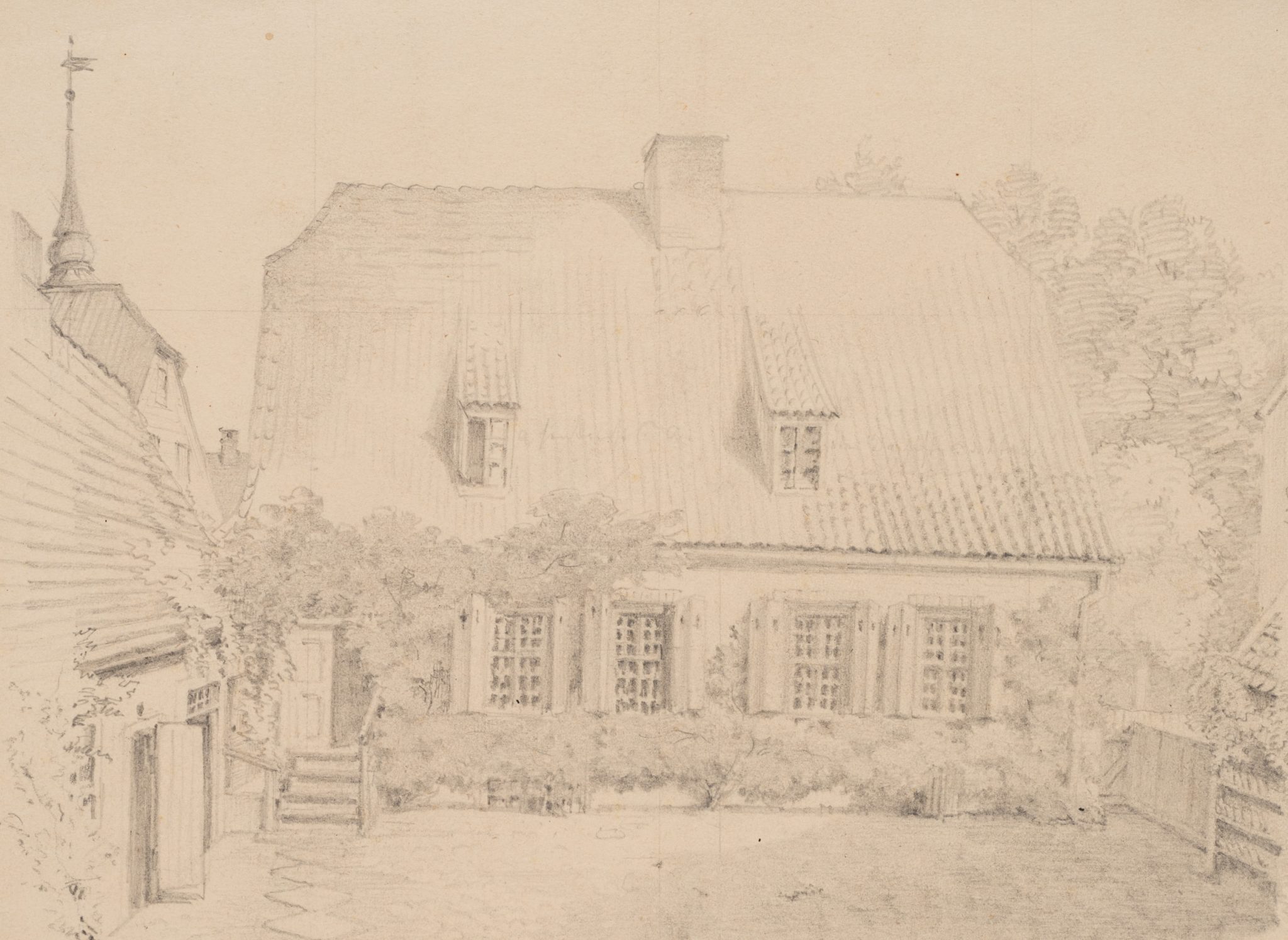 Ansicht vom Pfarrhaus mit Blick auf Garten