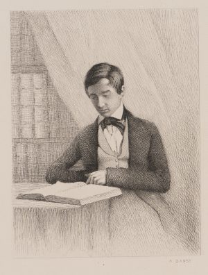Lesender junger Mann