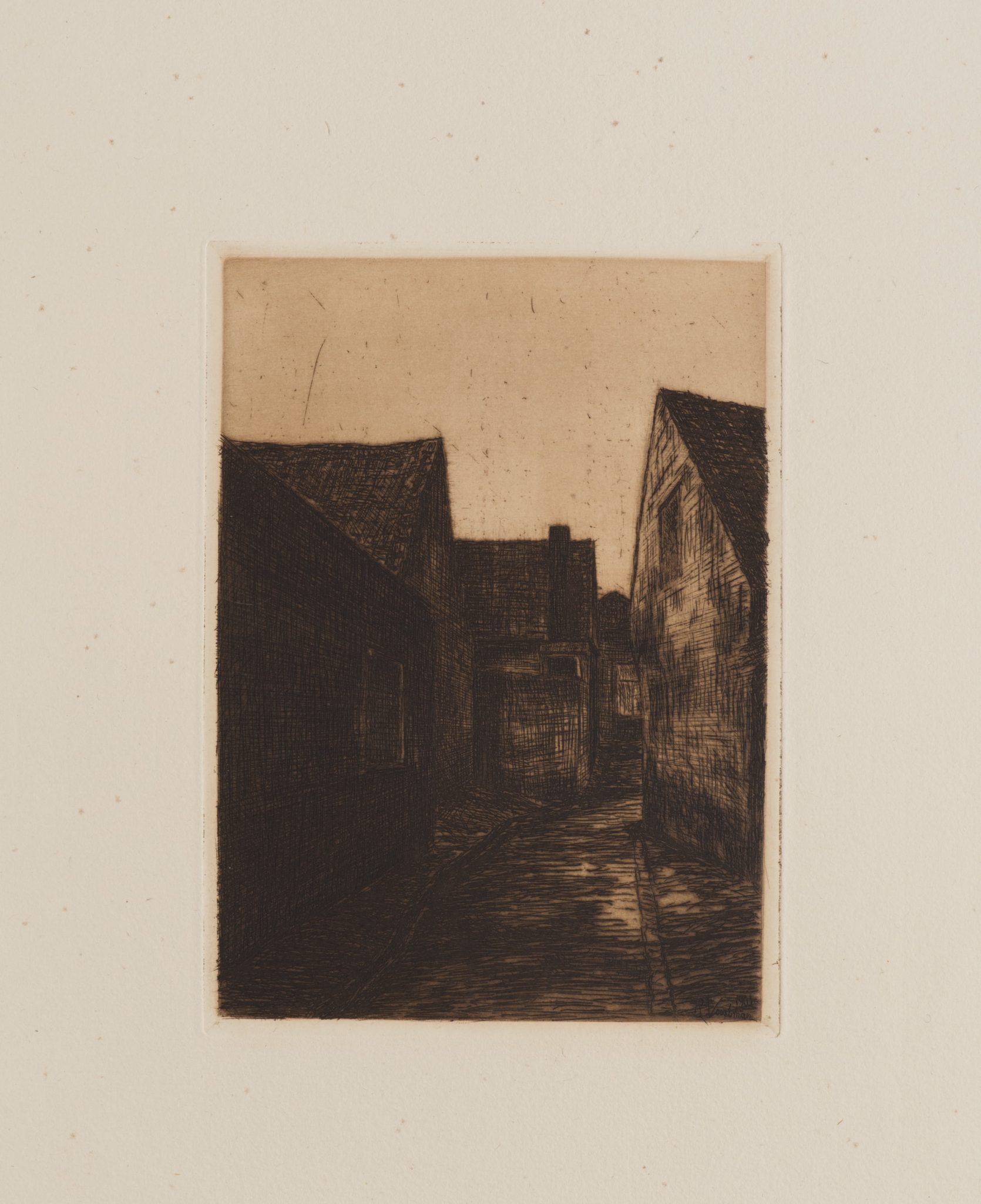 Dunkle Gasse zwischen Häusern