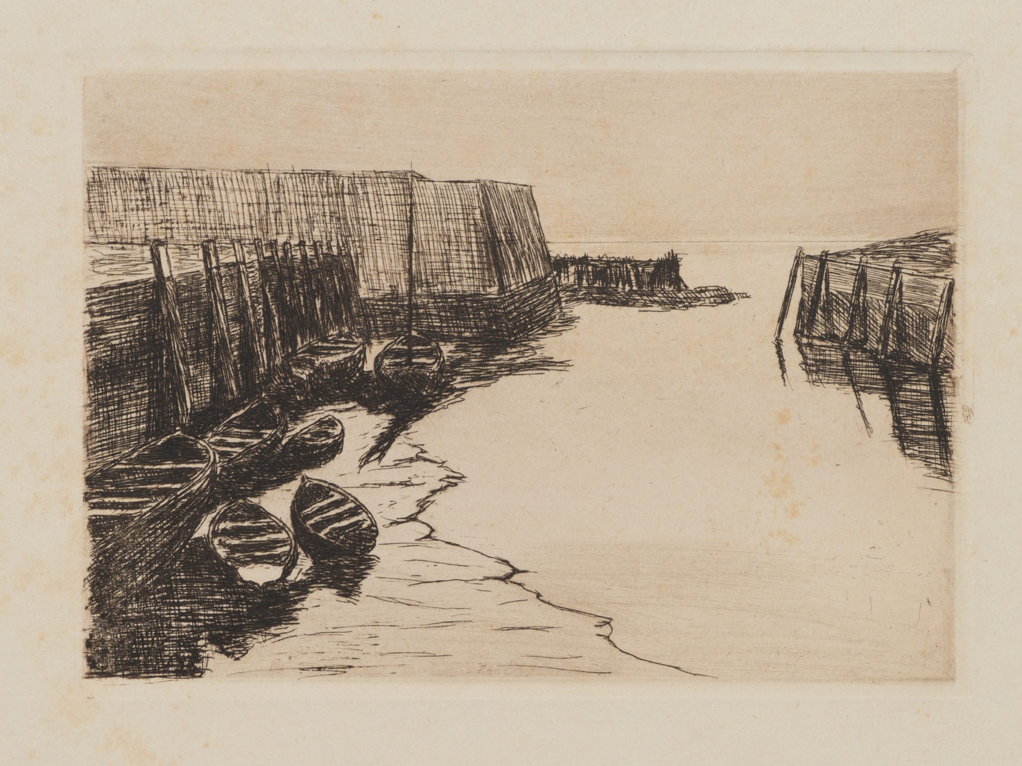 Boote am befestigten Ufer