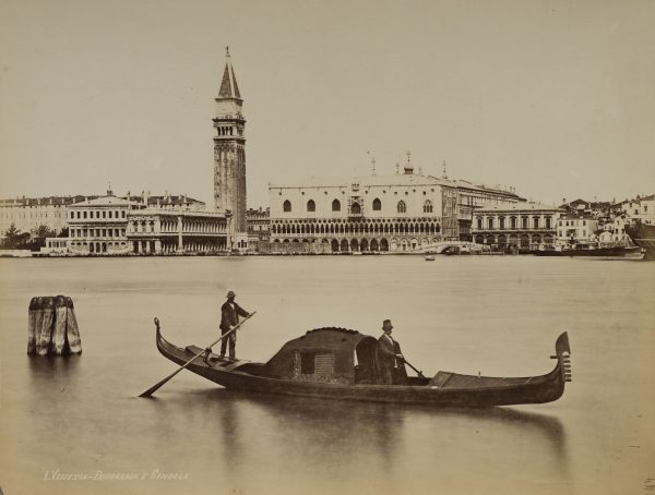 Aus der Sammlung „Frühe Reisefotografie": Venedig – Panorama e Gondola